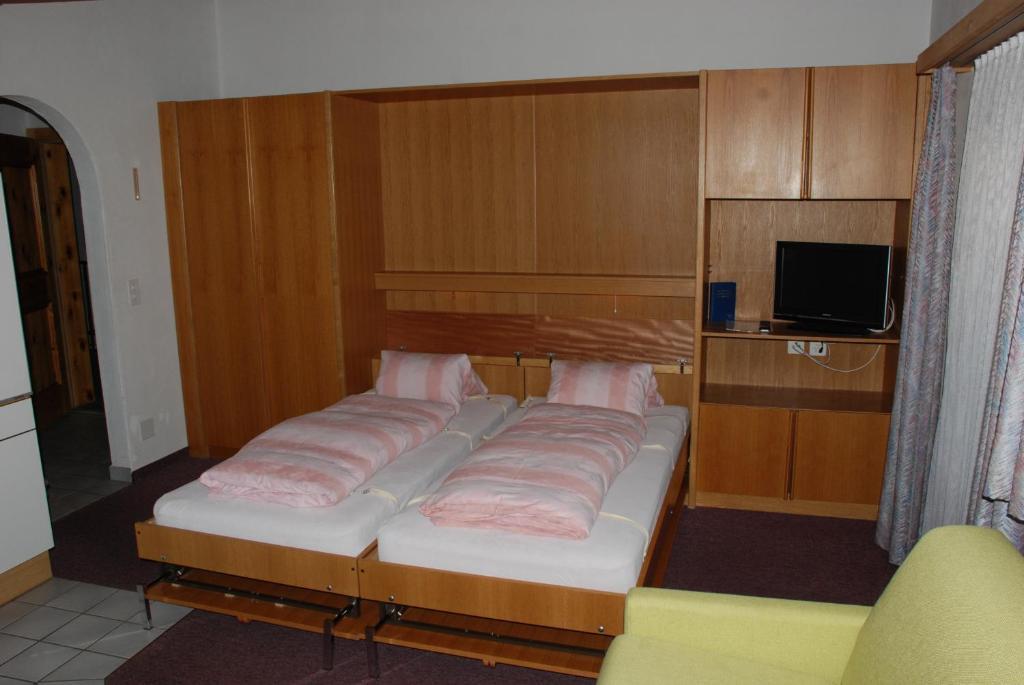 Apartment & Taxi Tirana